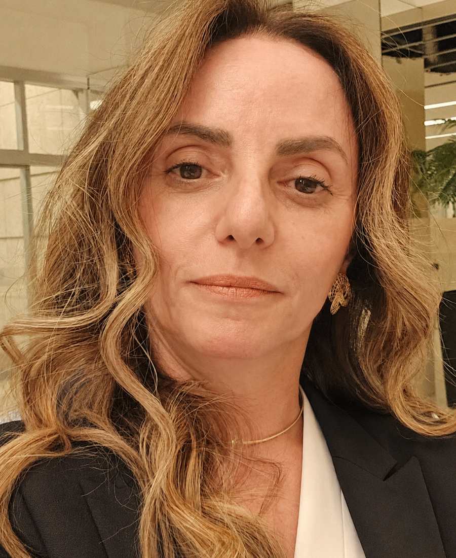 Dra. Lislie Dias